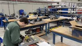 elektrotechniek besturingskast bedraden meten training