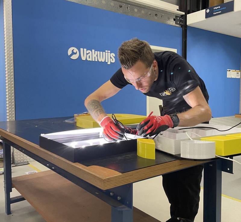 tacacademy elektrotechniek reclamebakken training bij vakwijs denbosch