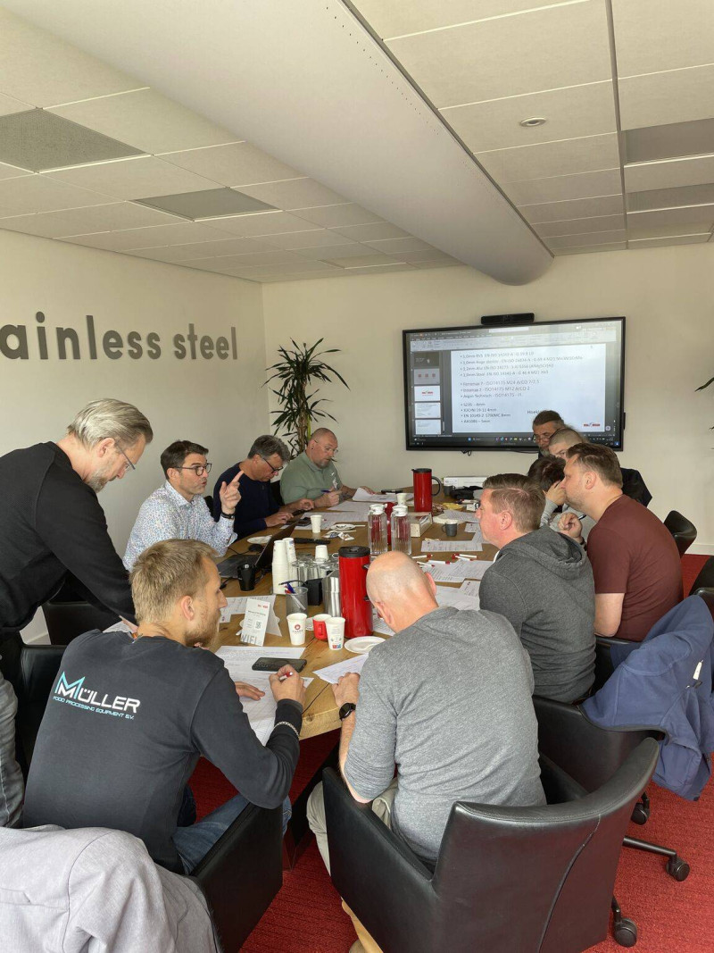 iwters vakwijs excursie bij valk welding lasrobotisering