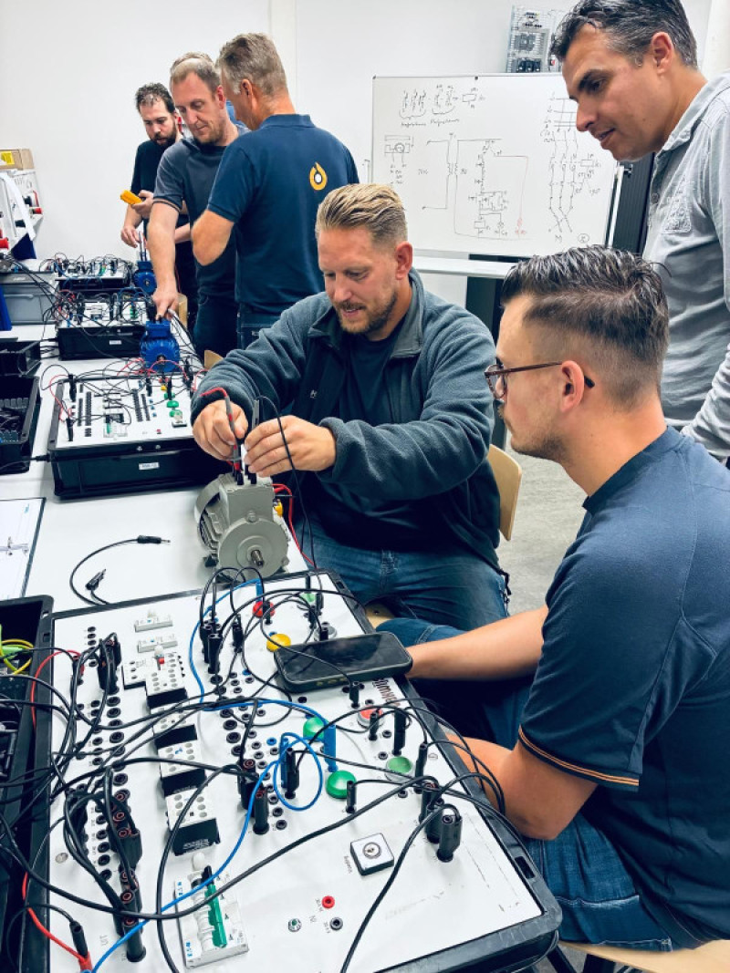 kuijpers w monteurs training elektrotechniek vakwijs